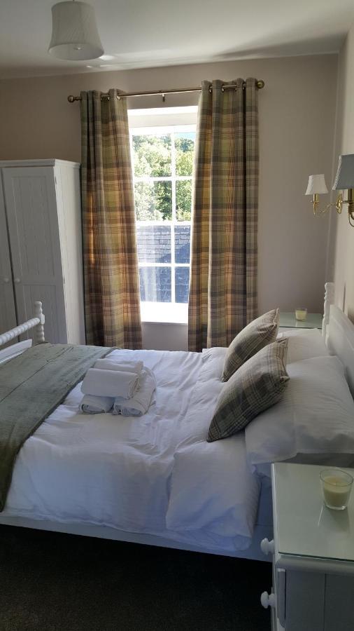 Central Bar Guesthouse Cushendall Exterior foto